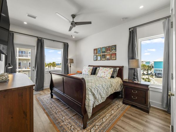 Navarre Six Bedroom Vacation Rental Beach Across the Street