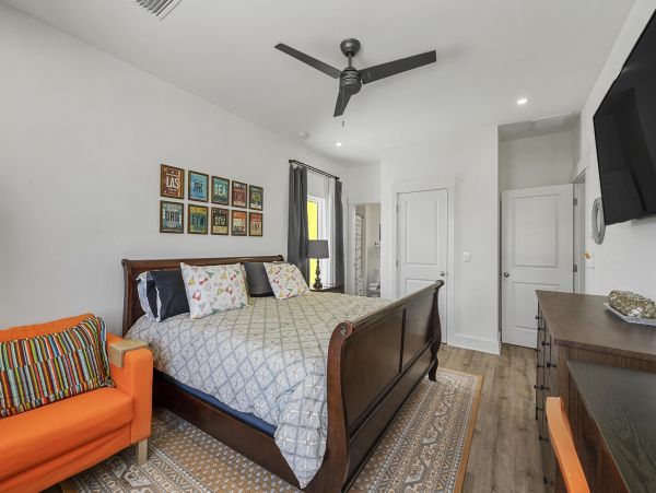 Navarre Six Bedroom Vacation Rental Beach Across the Street