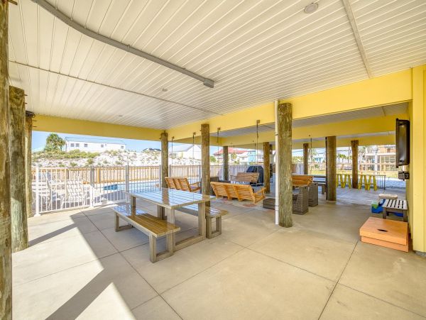 Navarre Six Bedroom Vacation Rental Beach Across the Street