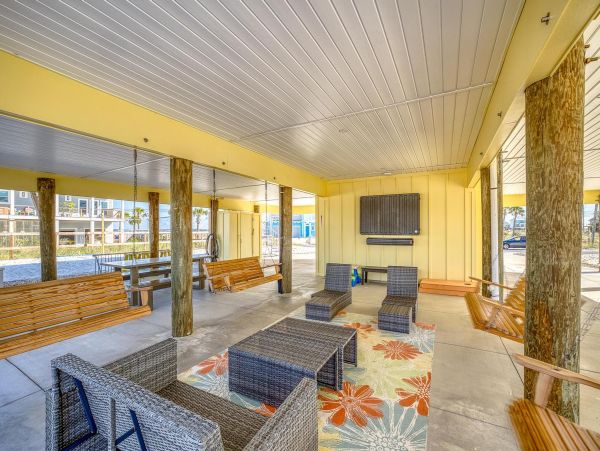 Navarre Six Bedroom Vacation Rental Beach Across the Street