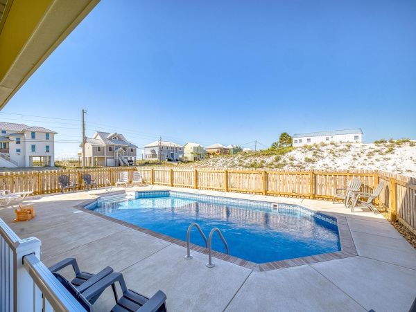 Navarre Six Bedroom Vacation Rental Beach Across the Street