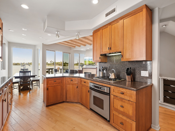 Mission Beach 4 Bedroom Vacation Getaway with Bay Views
