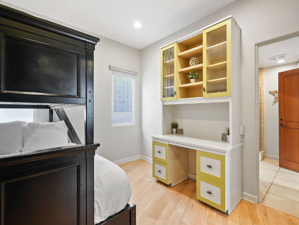 Mission Beach 4 Bedroom Vacation Getaway with Bay Views