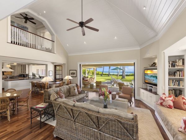 Private Exclusive Oahu Beachfront Estate- Main House Plus Carriage  House