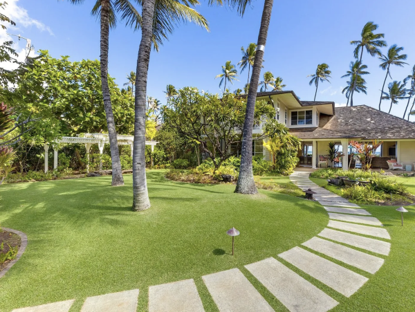 Private Exclusive Oahu Beachfront Estate- Main House Plus Carriage  House