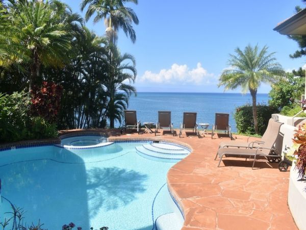 Five Bedroom Exceptional Beachfront Home in Napili