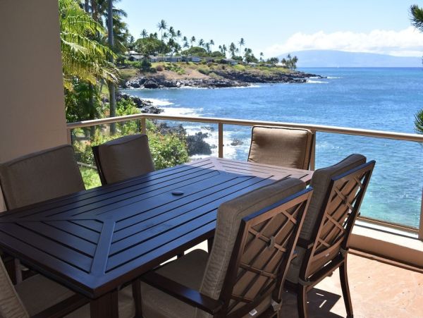 Five Bedroom Exceptional Beachfront Home in Napili
