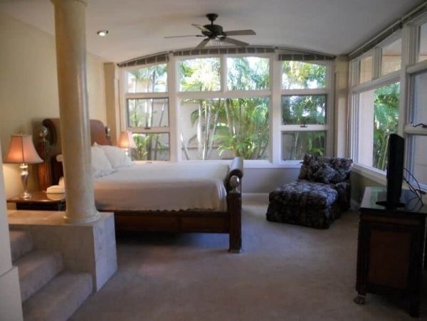 Five Bedroom Exceptional Beachfront Home in Napili