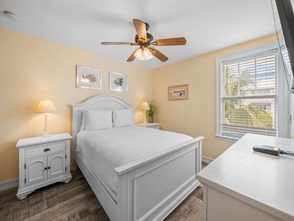 Siesta Key Vacation Home Five Bedroom Walk to Beach