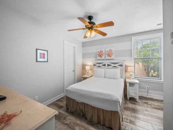 Siesta Key Vacation Home Five Bedroom Walk to Beach