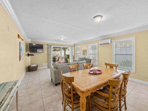Siesta Key Vacation Home Five Bedroom Walk to Beach