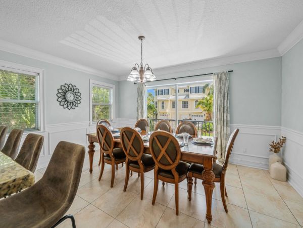 Siesta Key Vacation Home Five Bedroom Walk to Beach