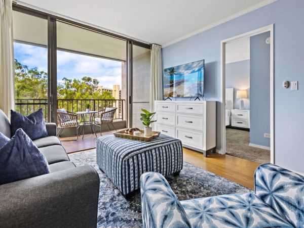 2 Bedroom Vacation Condo Steps from Kahana Beach Sleeps 6