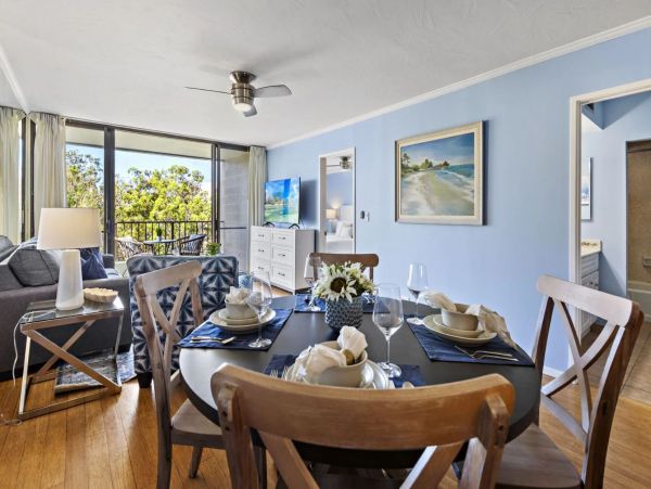 2 Bedroom Vacation Condo Steps from Kahana Beach Sleeps 6