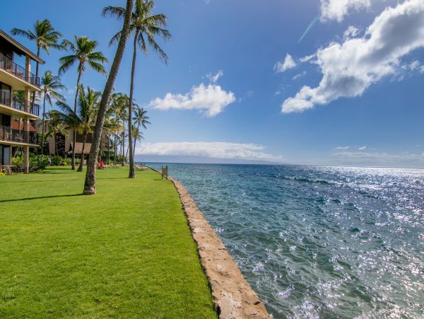 Oceanfront Tranquility with Panoramic Views of Molokai & Lanai