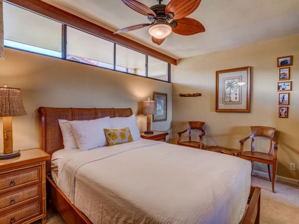 Oceanfront Tranquility with Panoramic Views of Molokai & Lanai