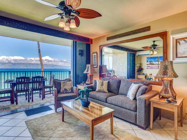 Oceanfront Tranquility with Panoramic Views of Molokai & Lanai