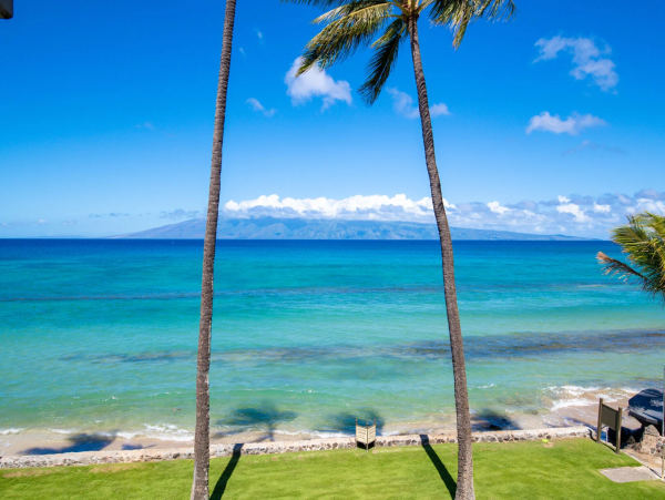 Oceanfront Tranquility with Panoramic Views of Molokai & Lanai