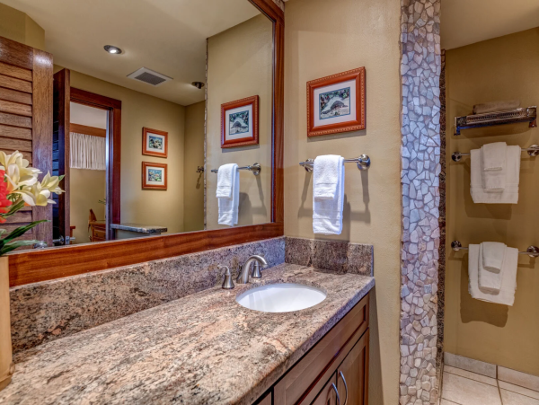 Oceanfront Tranquility with Panoramic Views of Molokai & Lanai