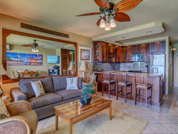 Oceanfront Tranquility with Panoramic Views of Molokai & Lanai