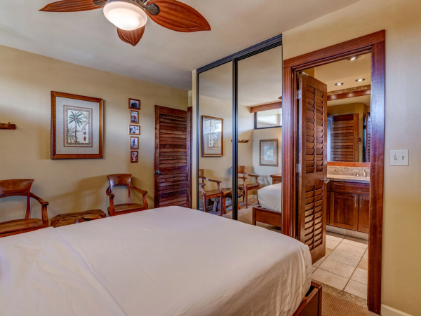 Oceanfront Tranquility with Panoramic Views of Molokai & Lanai
