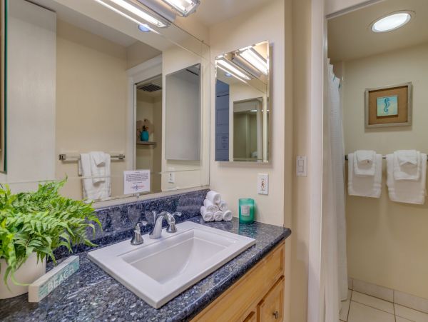 Kahana One Bedroom Plus Loft Vacation Condo