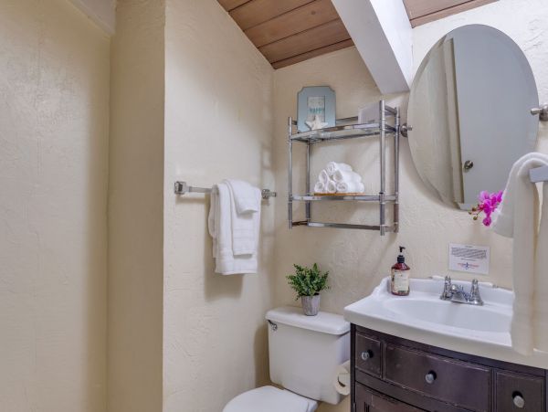 Kahana One Bedroom Plus Loft Vacation Condo