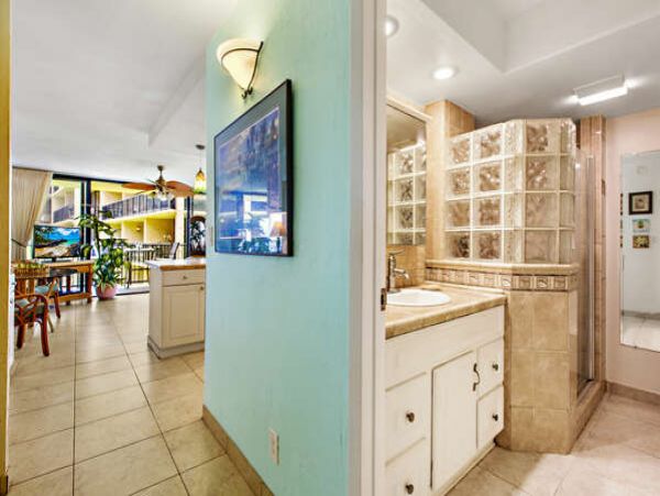 Kahana Lovely Beach Vacation Condo