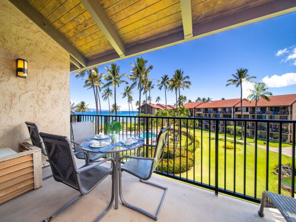 Kaanapali Vacation Condo Two Bedroom with Den On Beach
