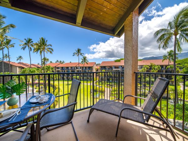 Kaanapali Vacation Condo Two Bedroom with Den On Beach