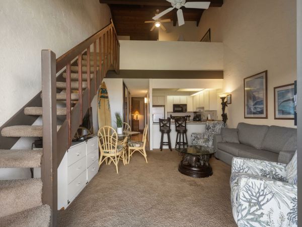 Kaanapali Vacation Condo Two Bedroom with Den On Beach