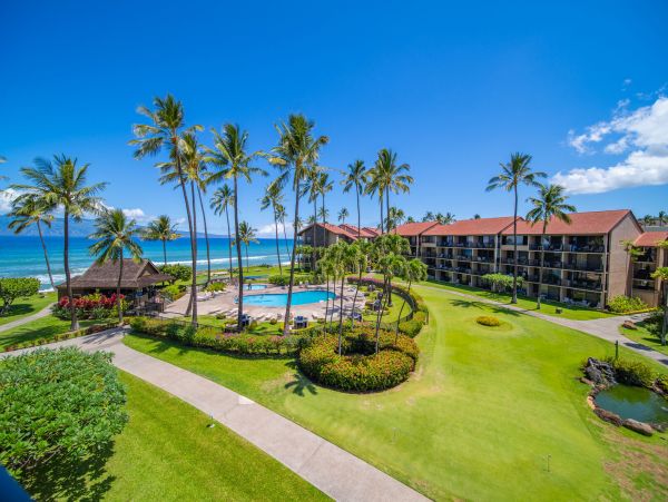 Kaanapali Vacation Condo Two Bedroom with Den On Beach