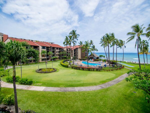 Ocean & Mountain Views Vacation Rental in Kahana
