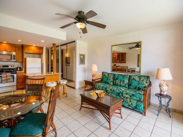 Ocean & Mountain Views Vacation Rental in Kahana