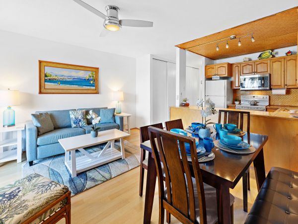 Beachy Condo Garden and Ocean Views