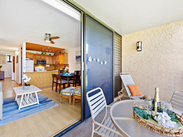 Beachy Condo Garden and Ocean Views