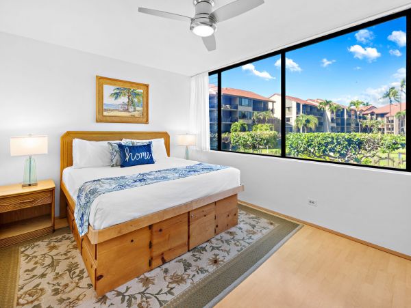 Beachy Condo Garden and Ocean Views