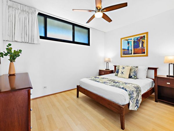 Beachy Condo Garden and Ocean Views