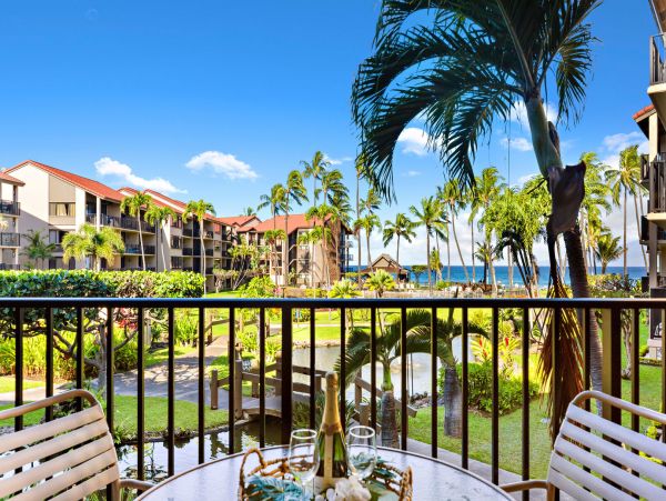 Beachy Condo Garden and Ocean Views