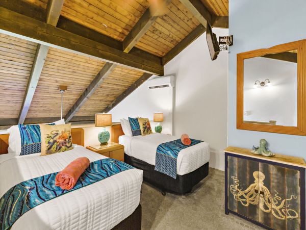 Three Bedroom Condo Maui Sleeps Eight Guests