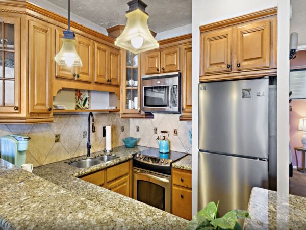 Three Bedroom Condo Maui Sleeps Eight Guests