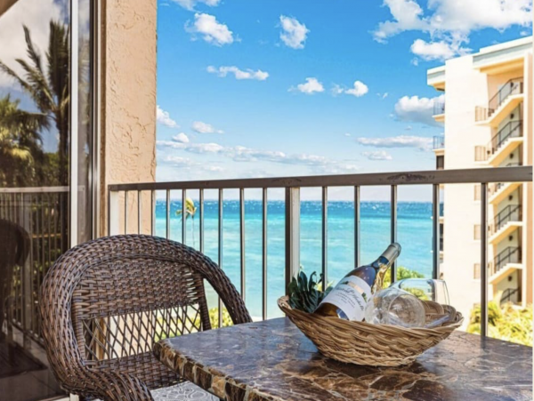 Lovely Getaway with 2 Bedrooms and Ocean Views