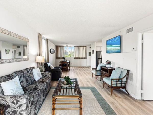 Lovely Getaway with 2 Bedrooms and Ocean Views
