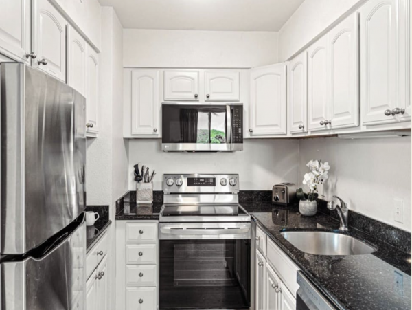 Lovely Getaway with 2 Bedrooms and Ocean Views