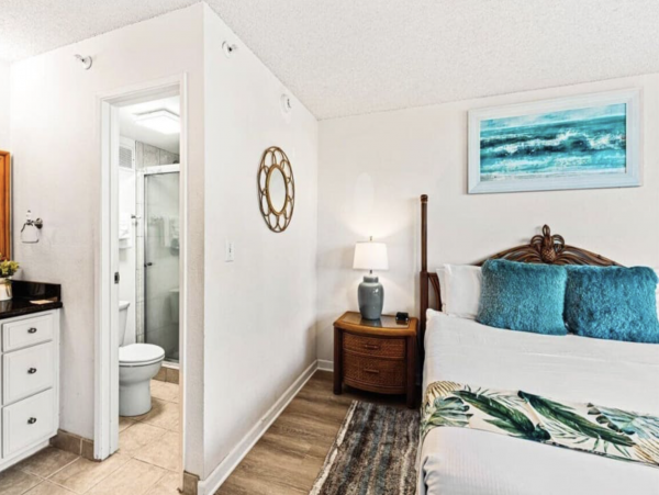 Lovely Getaway with 2 Bedrooms and Ocean Views