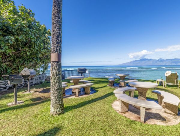 Lovely Kaanapali Condo with Ocean Views 1 Bedroom Sleeps 4