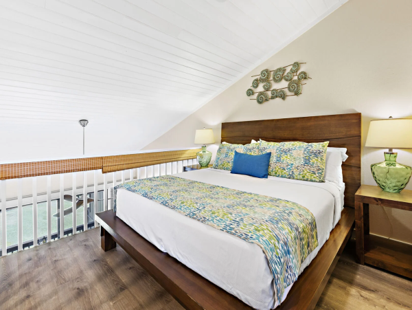 Stylish Oceanview Condo - Tropical Escape with Pool & Sunset Views