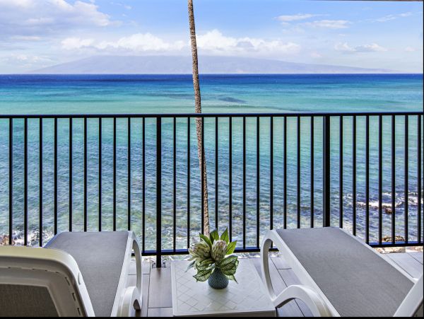 Maui Oceanfront Vacation Rental Luxury 3-Bedroom Maui Condo with Lanai Views