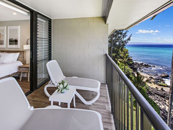 Maui Oceanfront Vacation Rental Luxury 3-Bedroom Maui Condo with Lanai Views