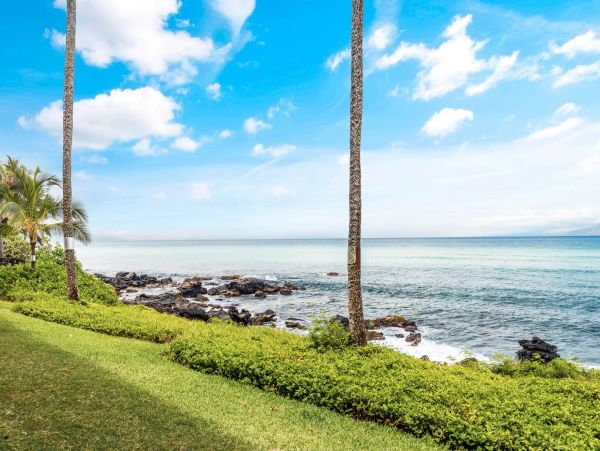Maui Oceanfront Vacation Rental Luxury 3-Bedroom Maui Condo with Lanai Views
